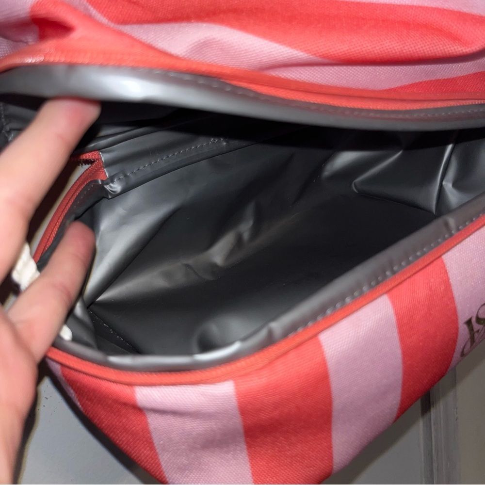 NWT $60 VS Striped Drawstring Beach Cooler Bucket Bag Backpack Vacation - Picture 3 of 9